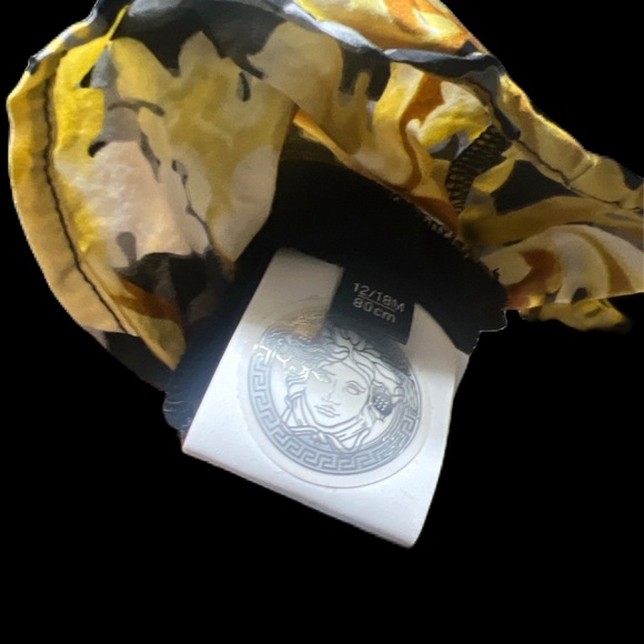 Versace - Picture 4 of 4